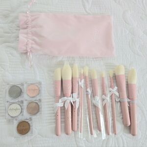 SLMISSGLAM New Pink Brush Set And Eye Shadow